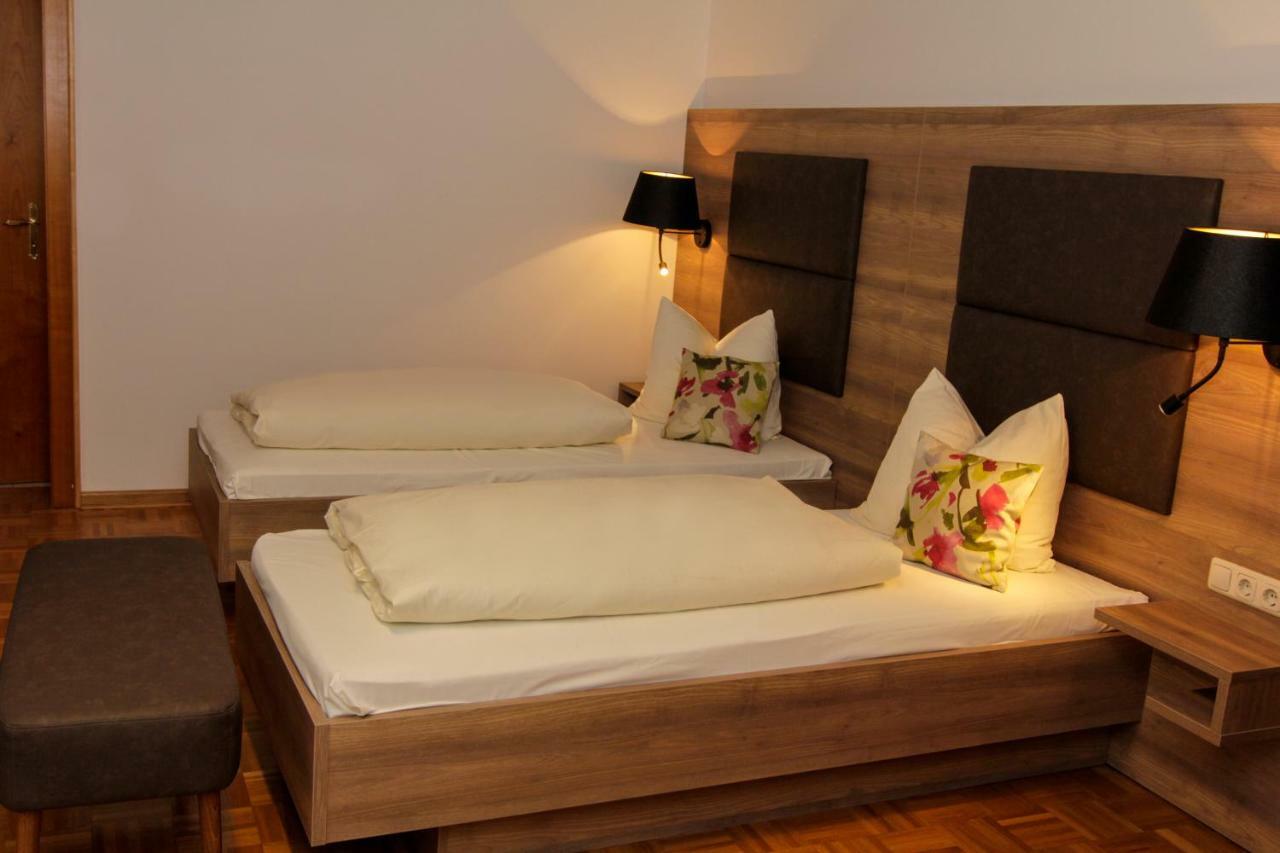 Hotel Burgwirt Deggendorf Buitenkant foto